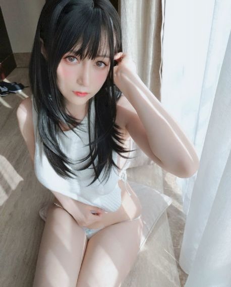 日韩超短裙无内裤跳舞_剧情片韩国电影在线观看